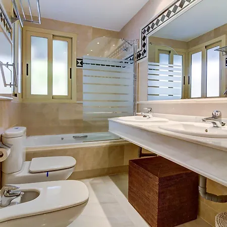 Apartamento Fuente Aloha 公寓