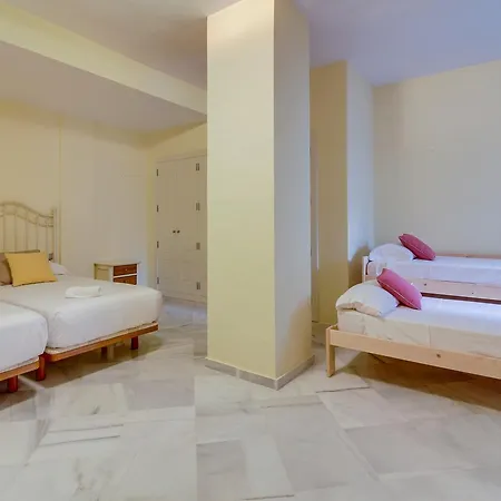 Apartamento Fuente Aloha 马尔韦利亚